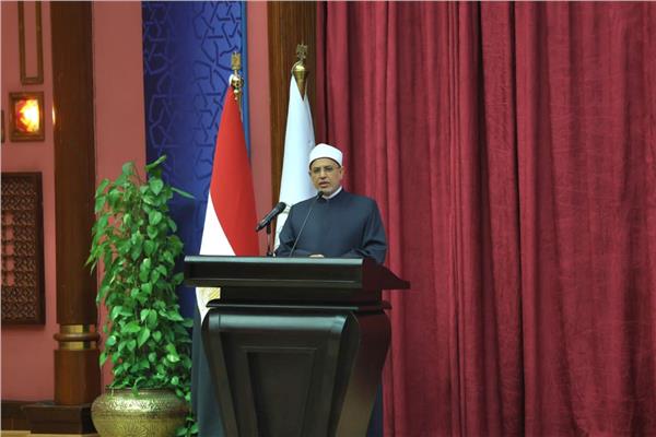  رئيس جامعة الأزهر للطلاب الوافدين: كل علمٍ يوصل إلى معرفة الله وخشيته علمٌ محمود في الإسلام