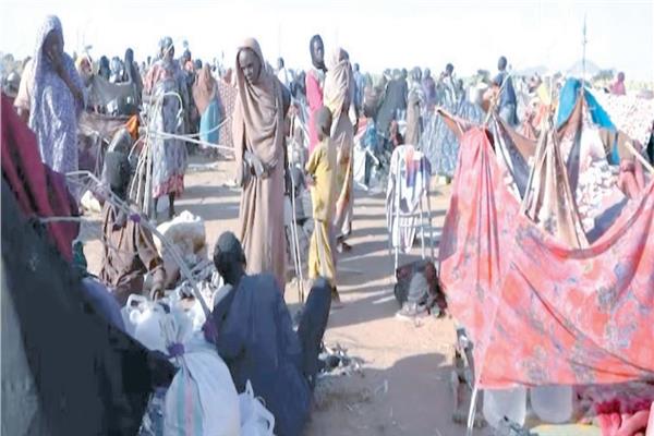 نازحون سودانيون فى خيام مؤقتة بمدينة طويلة بعد فرارهم من الفاشر