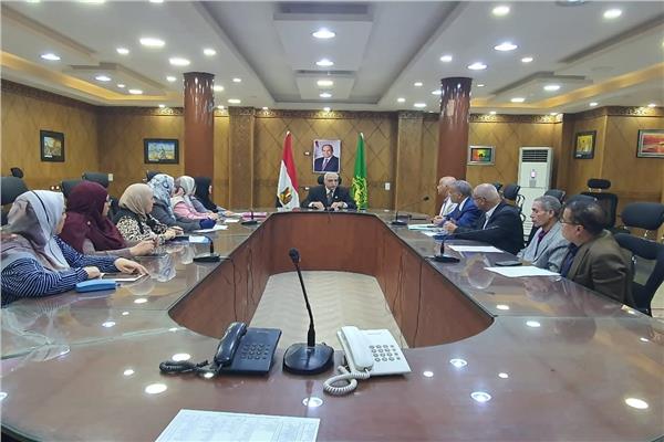 خلال الاجتماع