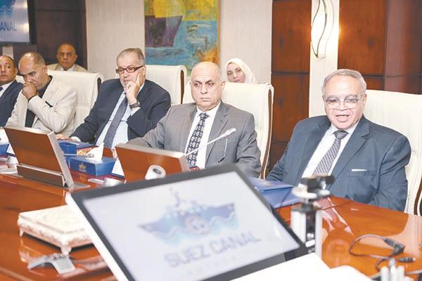 الفريق أسامة ربيع يجتمع مع ممثلى 20 جهة من الخطوط والتوكيلات الملاحية