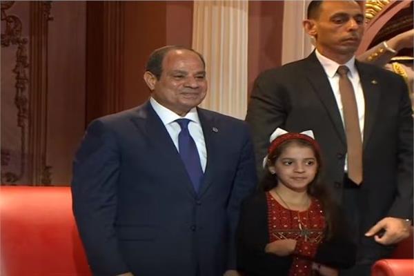 الرئيس عبد الفتاح السيسي والطفله ريتاج