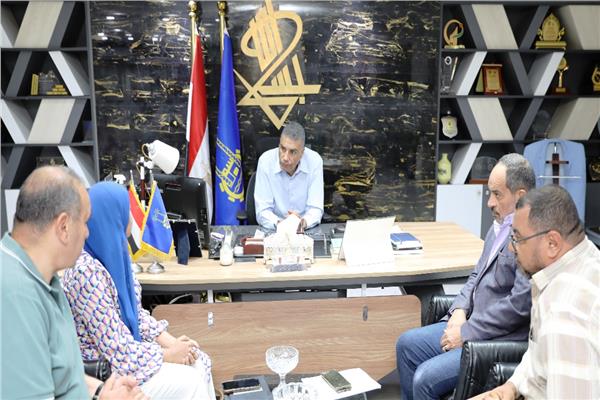 خلال الاجتماع