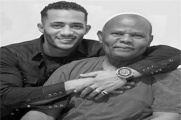 محمد رمضان مع والده