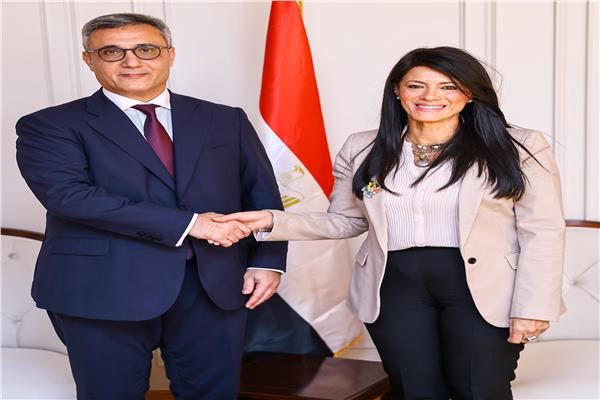 الدكتورة رانيا المشاط، وزيرة التخطيط و السفير محمد سفيان براح، سفير الجمهورية الجزائرية