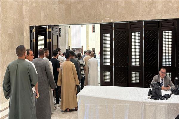 المصريون في الخارج أثناء التصويت في الانتخابات
