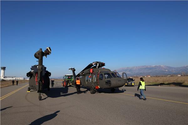 طائرات بلاك هوك UH-60A، FA-666 وFA-690 