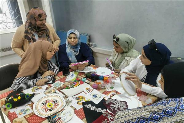 قافلة توعوية عن الصناعات الصغيرة