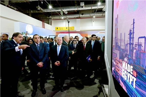 جانب من جولة رئيس الوزراء