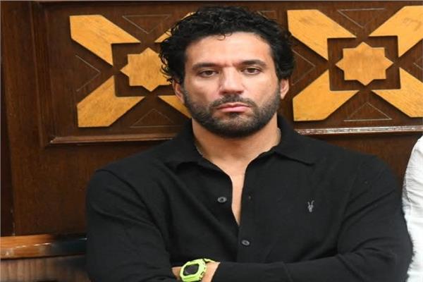 حسن الرداد يقدم واجب العزاء في والد محمد رمضان