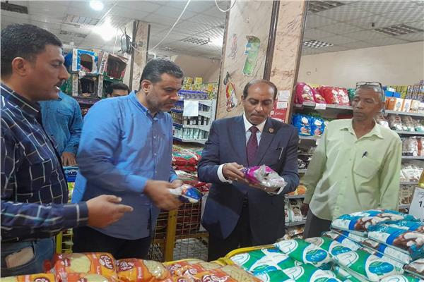 محافظ القليوبية يتابع إفتتاح مبادرة  "أسواق اليوم الواحد"