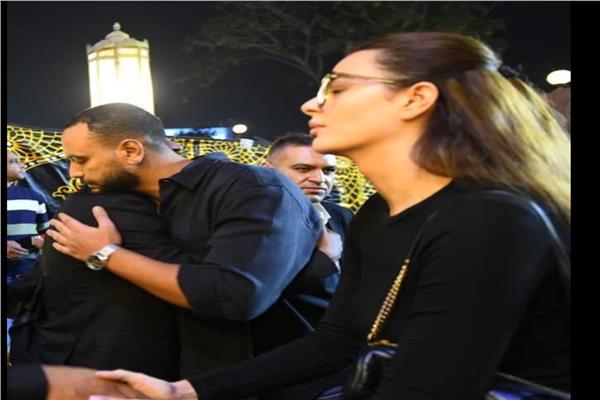 هنادي مهنا واحمد خالد صالح  في عزاء والد محمد رمضان