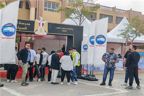 توافد المواطنين لانتخابات النواب 2025