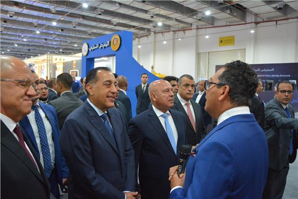  رئيس الوزراء  يتفقد جناح بافاريا ويطلع على أحدث أنظمة الإطفاء