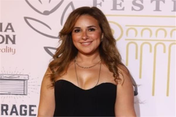 الفنانة شيري عادل