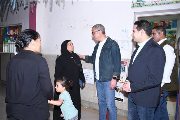 محافظ الفيوم يتفقد عدداً من لجان التصويت بانتخابات مجلس النواب