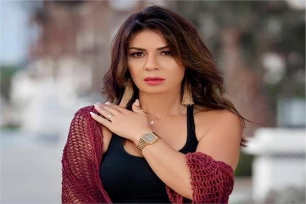 الفنانة نجلاء بدر