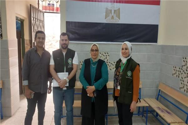 وفد من جامعة الدول العربية يتفقد لجان انتخابات مجلس النواب بالإسكندرية