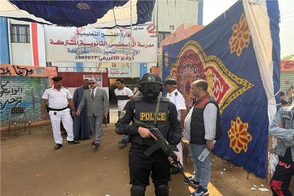 مدير أمن أسيوط يتفقد التمركزات الأمنية