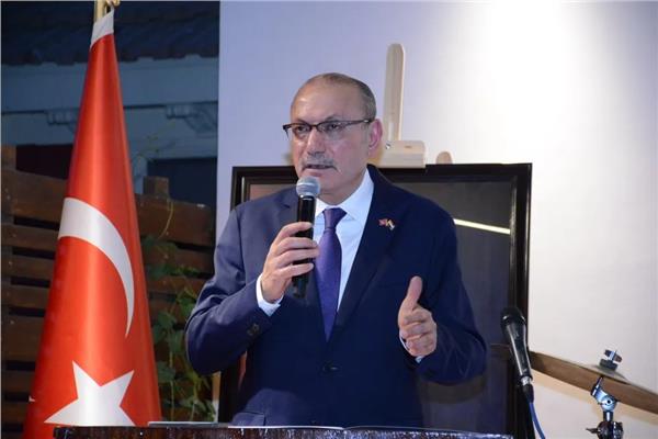 السفير التركي لدى القاهرة صالح موطلو شن