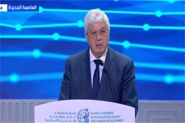 الدكتور أيمن عاشور