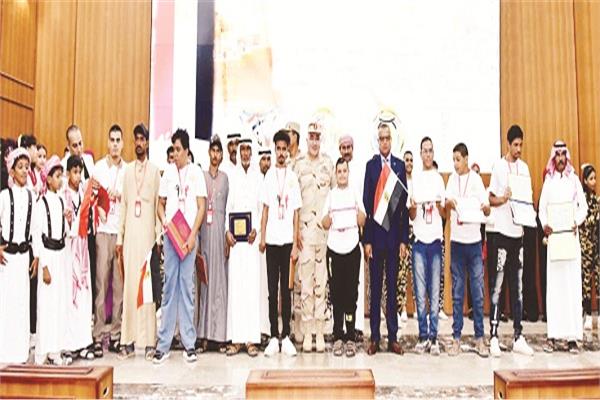 تسليم شهادات تسوية الموقف التجنيدي لذوي الهمم