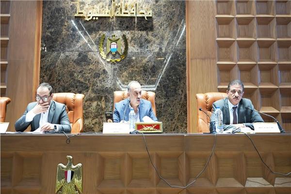 محافظ أسيوط: إنشاء أول نادي للذكاء الاصطناعي على مستوى المحافظة لخدمة الشباب