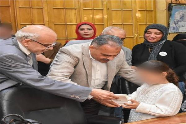  توزيع كراسي متحركة وسماعات طبية  واطراف صناعية لذوي الهمم بالشرقية