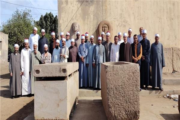 زيارة ميدانية لعدد من الأئمه والدعاة للمواقع الأثرية