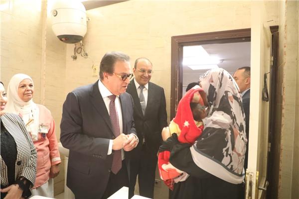 وزير الصحة والسكان