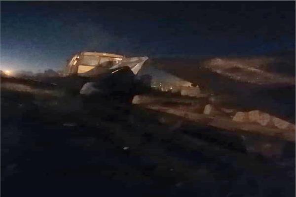 انقلاب جرار صيانة في محطة التوفيقية