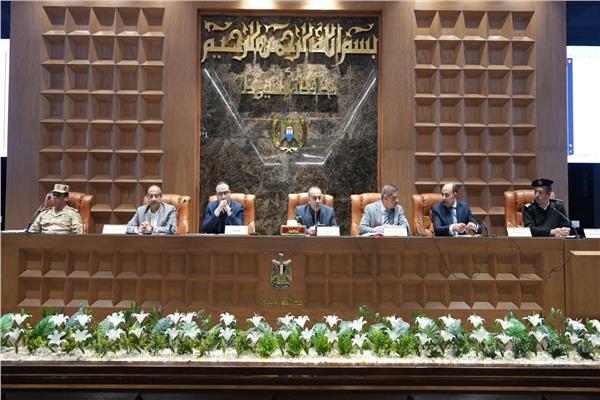 اجتماع المجلس التنفيذي للمحافظة لمتابعة الموقف التنفيذي لعدد من المشروعات الخدمية 