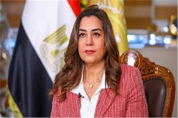 الدكتورة منال عوض
