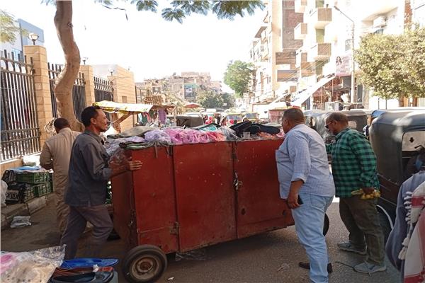 تعديات على حرم الطريق