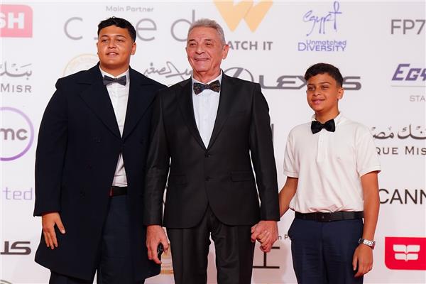 محمود حميدة يصل حفل ختام مهرجان القاهرة السينمائي