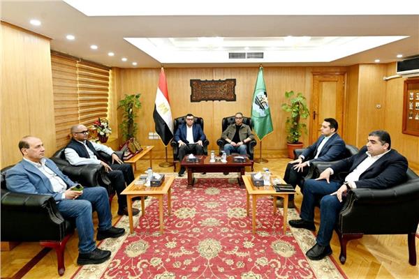 خلال الاجتماع
