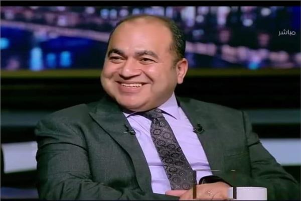 الدكتور أمجد الحداد، أستاذ الحساسية والمناعة، بالمصل واللقاح