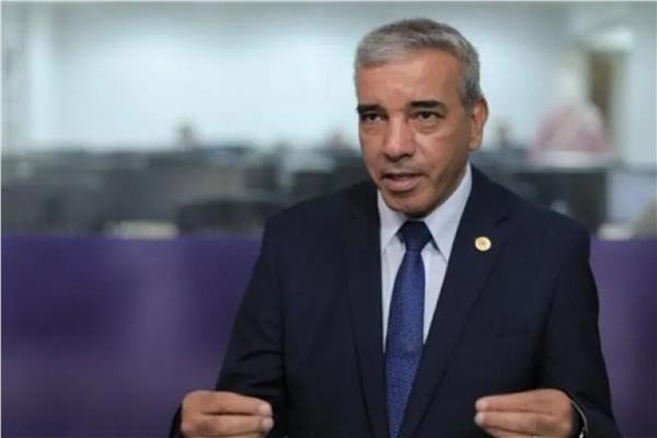 الدكتور عباس شراقي أستاذ الجيولوجيا والموارد المائية