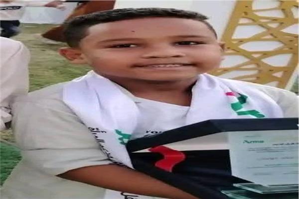 طفل سقط داخل ترعة أثناء  لعبه كرة القدم 