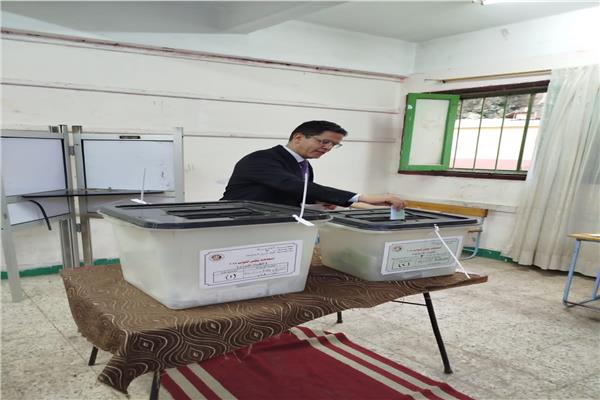 الدكتور ناصر الجيزاوي رئيس جامعة بنها