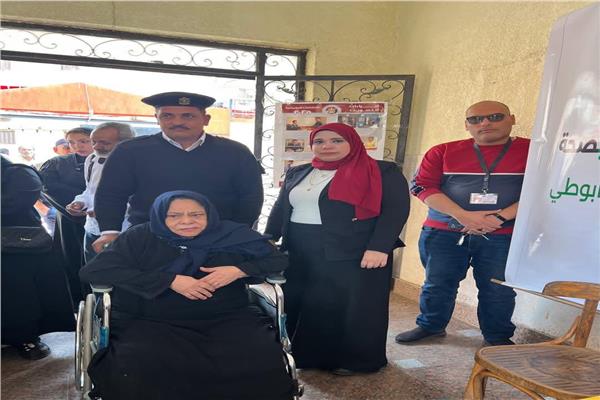  متحدي الإعاقة يتقدمون طوابير الانتخابات