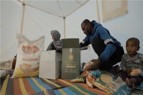 تسليم المساعدات والمستلزمات الإنسانية إلى قطاع غزة 