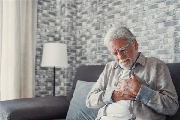  أمراض القلب لدى كبار السن- صورة توضيحية