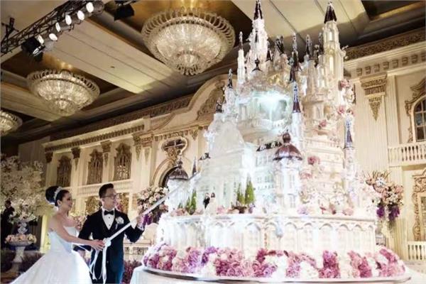 أغرب تصميمات كيك الزفاف حول العالم