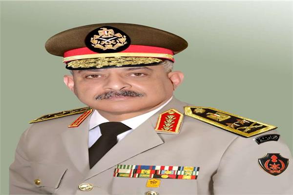 الفريق أول عبدالمجيد صقر وزير الدفاع والإنتاج الحربي