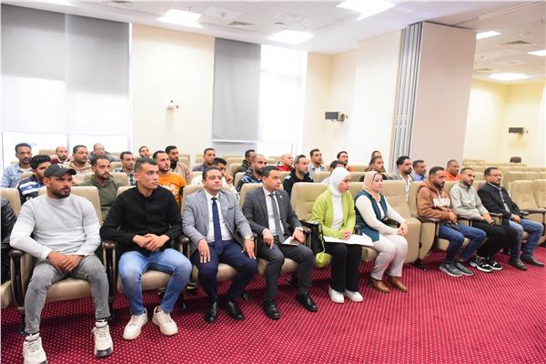 عقد عمل جديد لعدد من الشباب