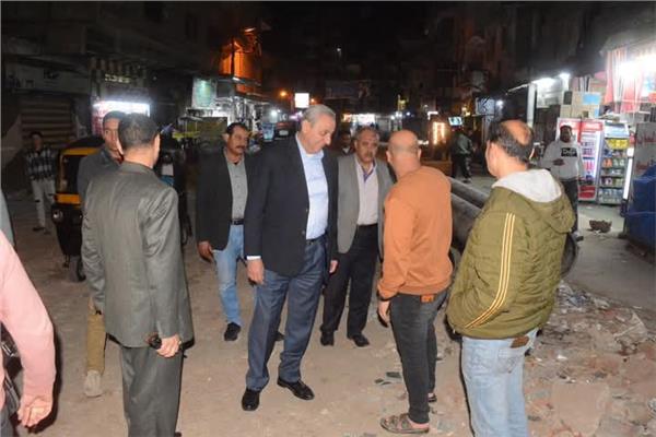 محافظ الغربية خلال الجولة