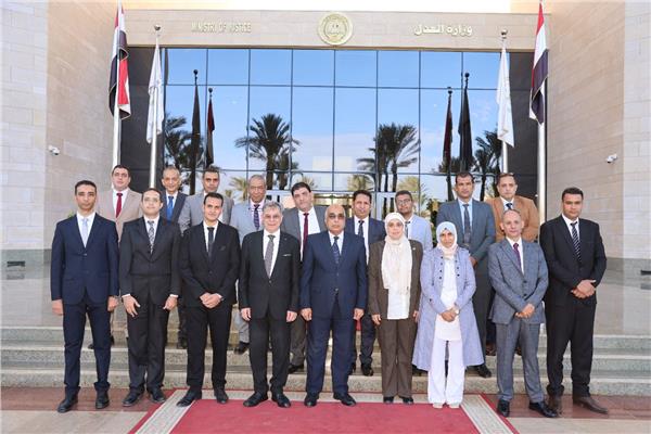وزير العدل يلتقي وفداً من ممثلي مصلحة الخبراء