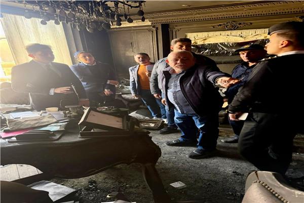 النيابة الإدارية تعاين حريق سوق الخواجات بالمنصورة 