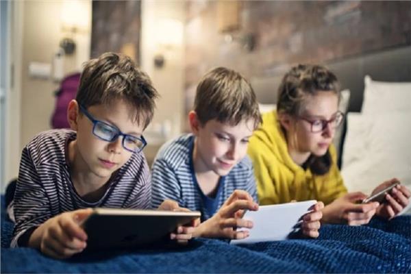 استخدام مواقع التواصل الاجتماعي للأطفال