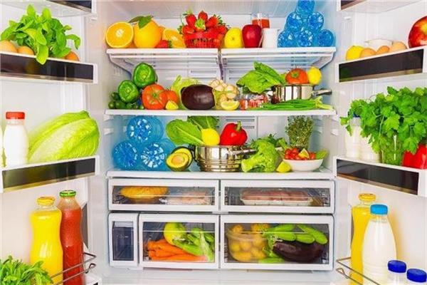 أطعمة داخل الثلاجة